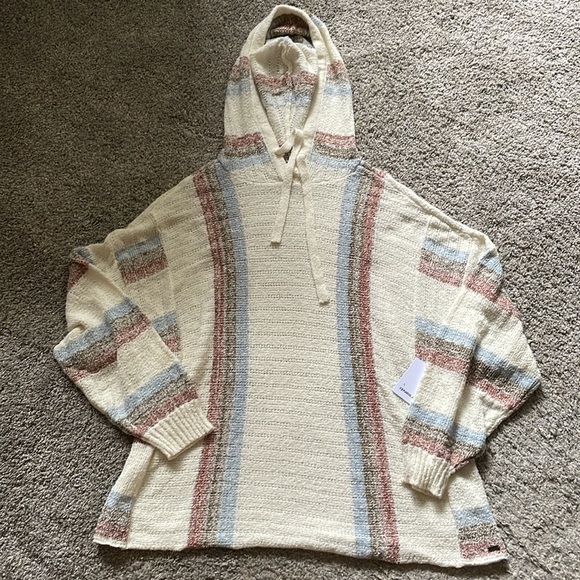 NWT O’Neill Top - Picture 7 of 8